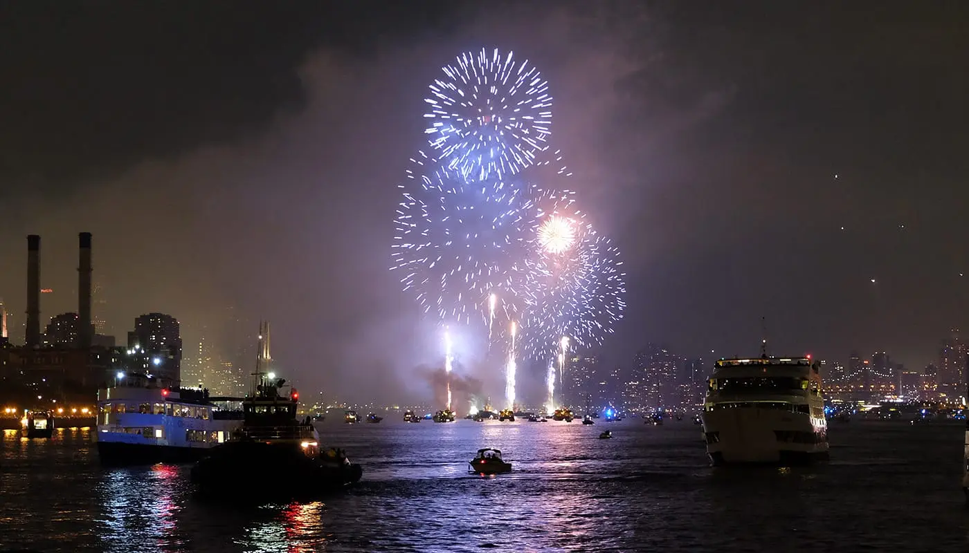 纽约跨年夜游船 - 烟花汇演