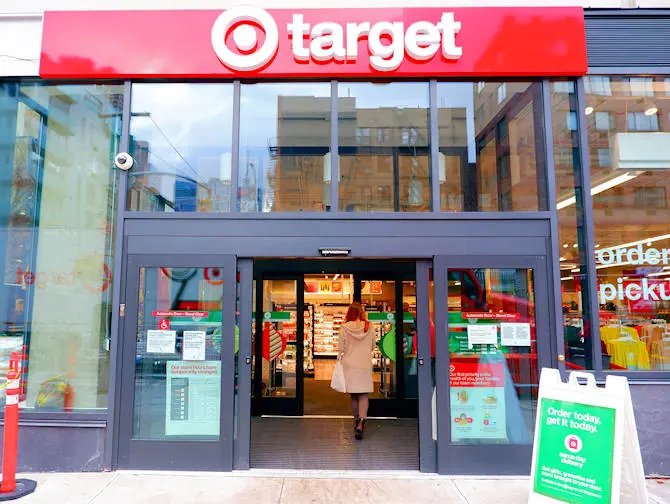 纽约的超市 - 纽约Target外部