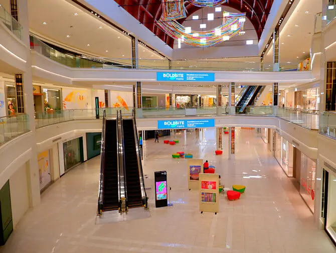 纽约附近的American Dream Mall - 商场内部