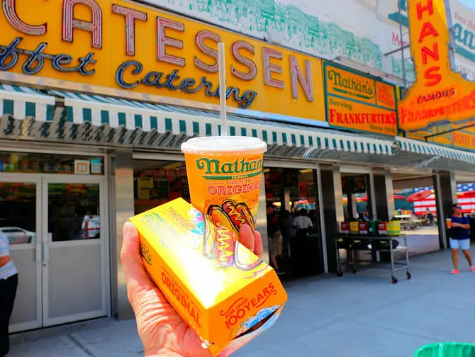 康尼岛Deno’s摩天轮乐园 - 有名的Nathan's热狗