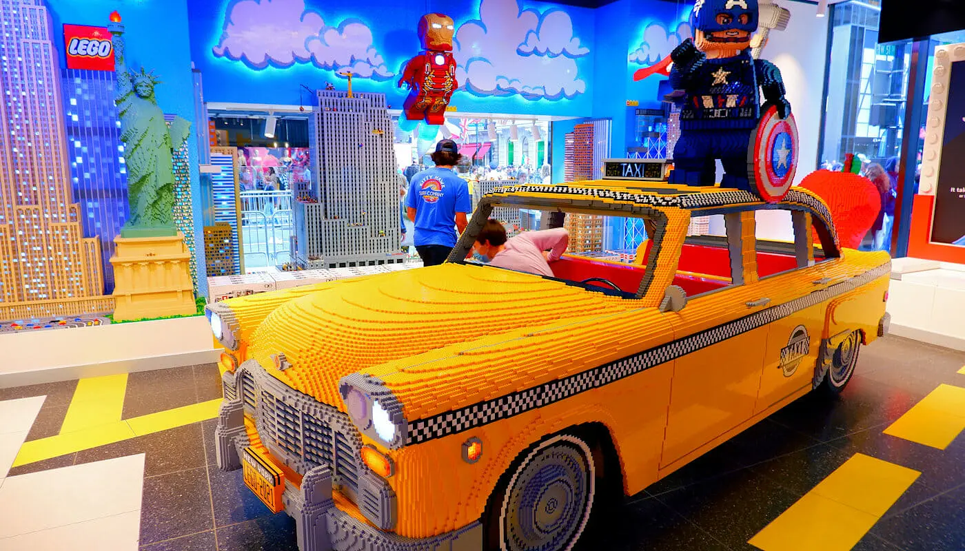 纽约的玩具店 - LEGO