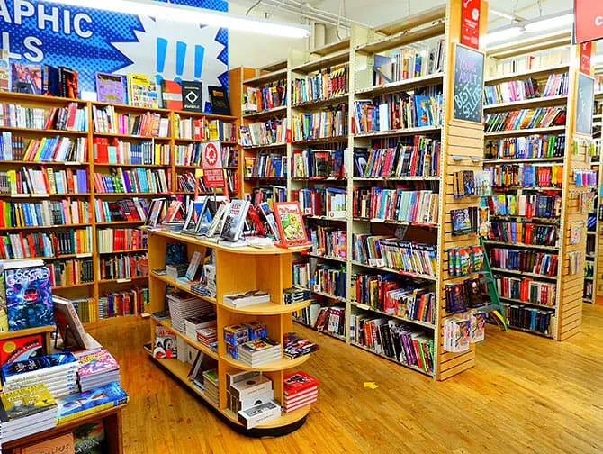 纽约思存书店 - 书籍陈列