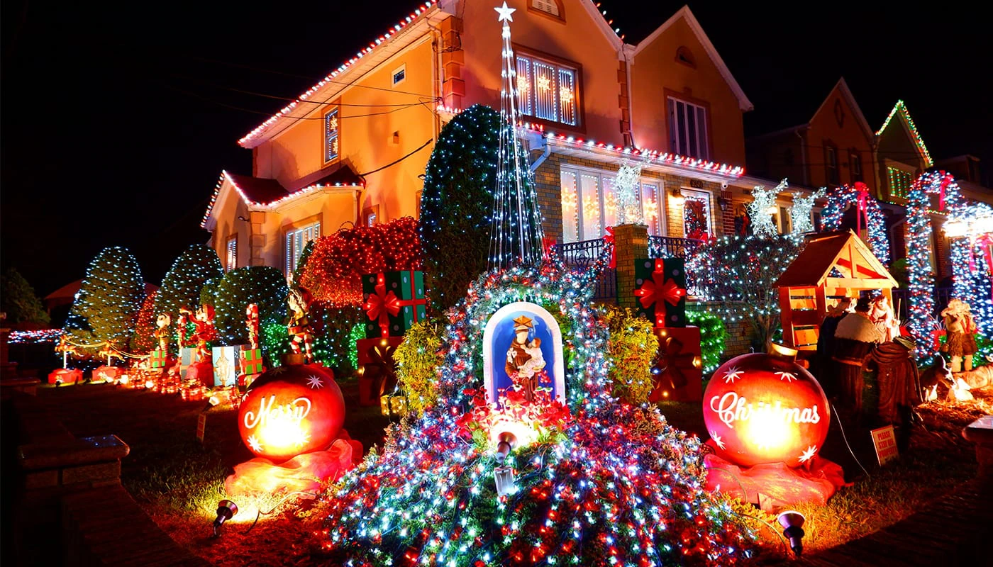 Christmas Time in New York Dyker Heights Light Tour