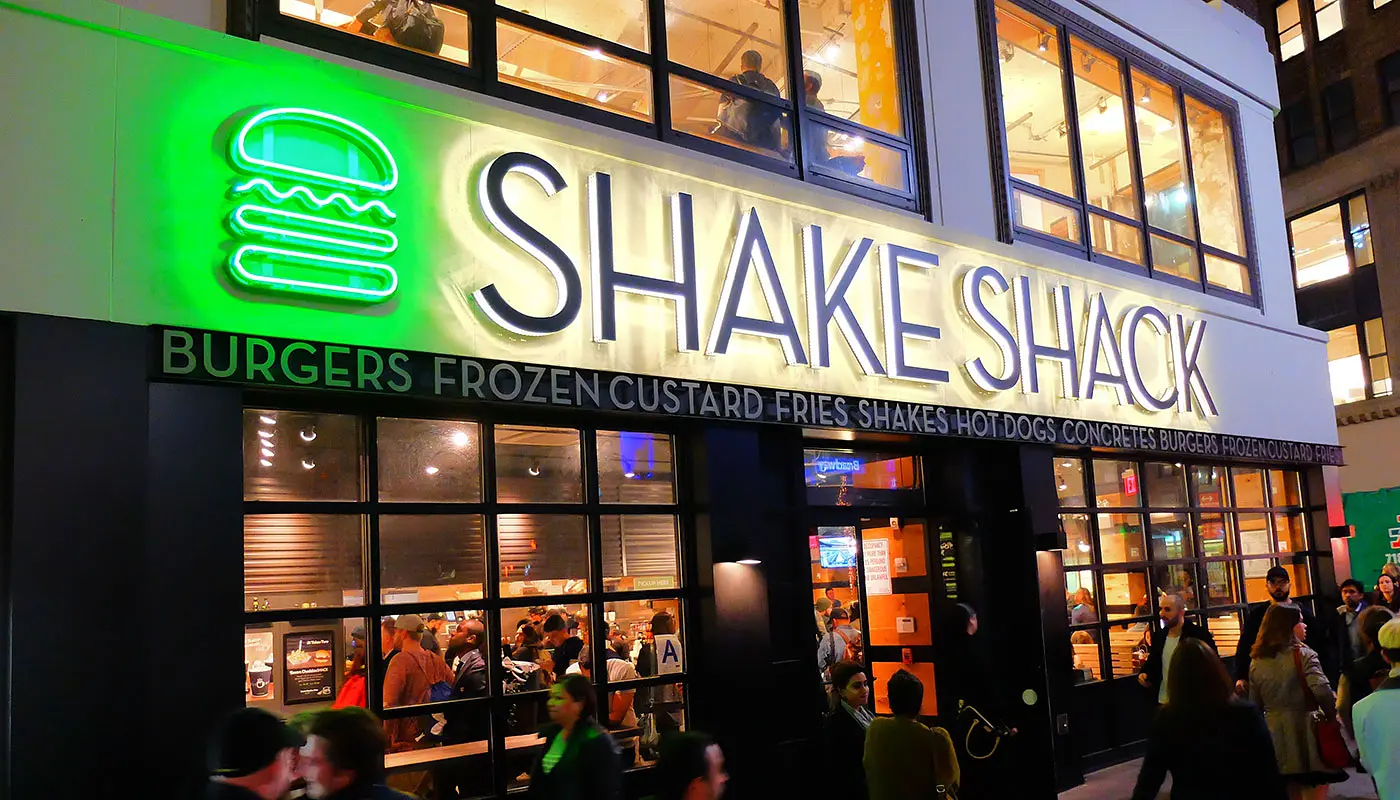 纽约的Shake Shack - 纽约的一家快餐连锁店