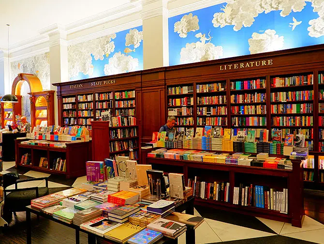 纽约的书店 - 麦迪逊广场公园的 Rizzoli Bookstore
